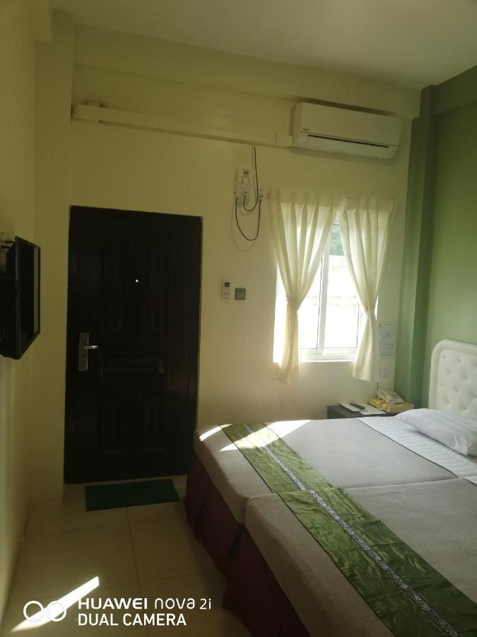 Supreme Hotel Yangon Bagian luar foto